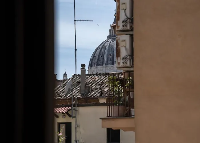 Vatican Boutique St. Peter Dome View Apartment Rome