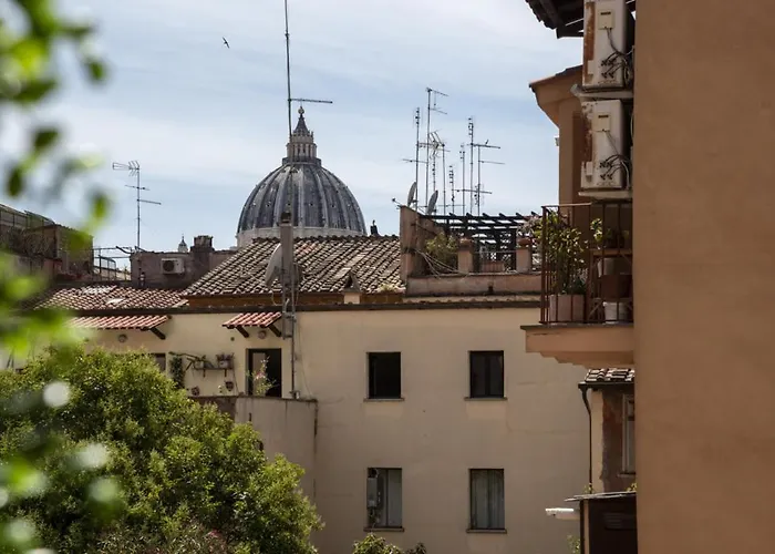 Apartment Vatican Boutique St. Peter Dome View